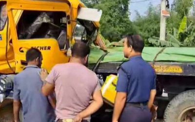 গাইবান্ধায় রড বোঝাই ট্রাকের সাথে কাভার্ড ভ্যানের সংঘর্ষ, আহত ১
