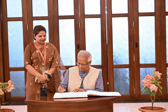 চট্টগ্রাম হার্ট ফাউন্ডেশন হাসপাতালের জন্য জমি বরাদ্দের দলিল হস্তান্তর