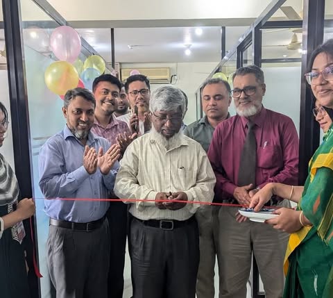 ইউআইটিএস সিএসই বিভাগের শিক্ষকদের নতুন রুম উদ্বোধন।।