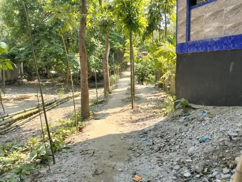 মেস্টার কলতাপাড়ায় পাঁচ পরিবারের যাতায়াতের রাস্তা বন্ধ করে দিয়েছে প্রতিপক্ষ
