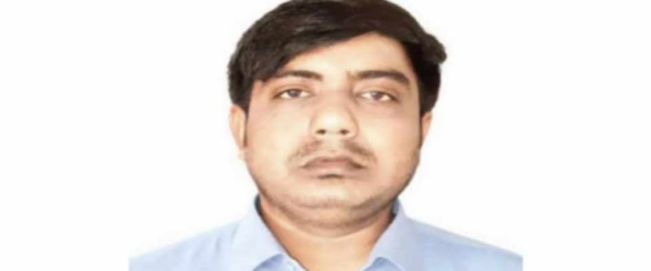 অফিস কক্ষে ঝুলছিল জনি বাবুর মরদেহ