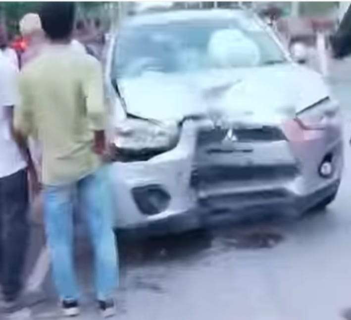 যশোর- সাতক্ষীরা মহাসড়কের সেভেনস্টার ব্রিকসের সামনে সড়ক দূর্ঘটনায় নিহত ১