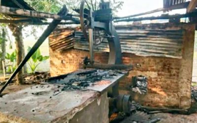 মনিরামপুর মোবারকপুরে বৈদ্যুতিক শর্ট সার্কিটে মুক্তা স-মিল পুড়ে ছাই ,৫লাখ টাকার ক্ষতি