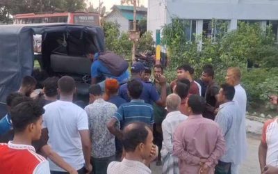 সড়ক যেন মৃত্যুর ফাঁদ, বাসের চাপায় প্রাণ গেলো রিকশা চালকের