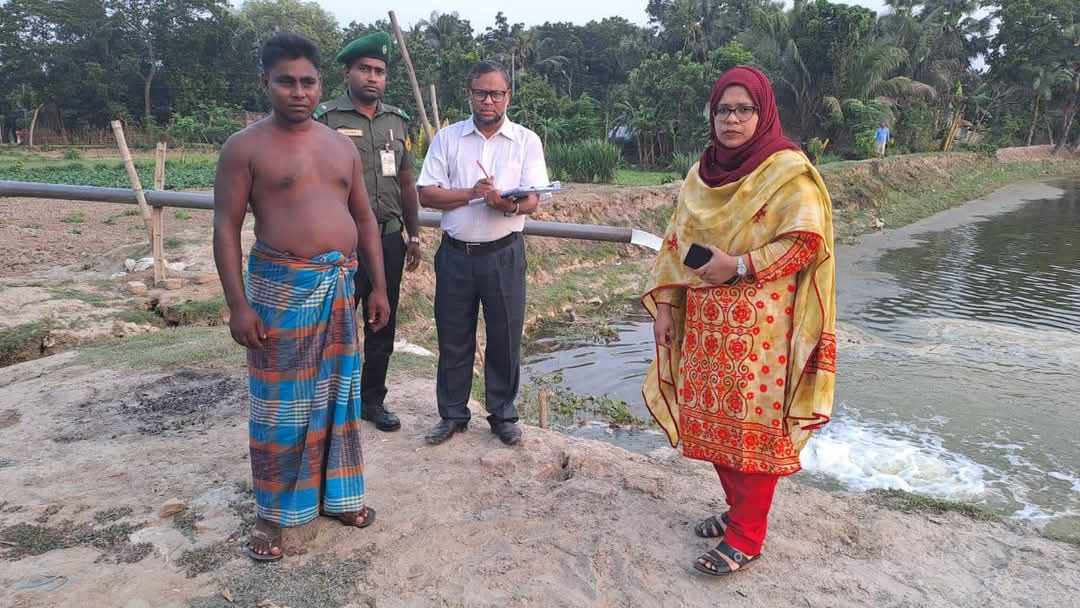কেশবপুরে অবৈধ ভাবে ঘের করায় তিন জনকে মামলা ও ৫৫ হাজার টাকা জরিমানা