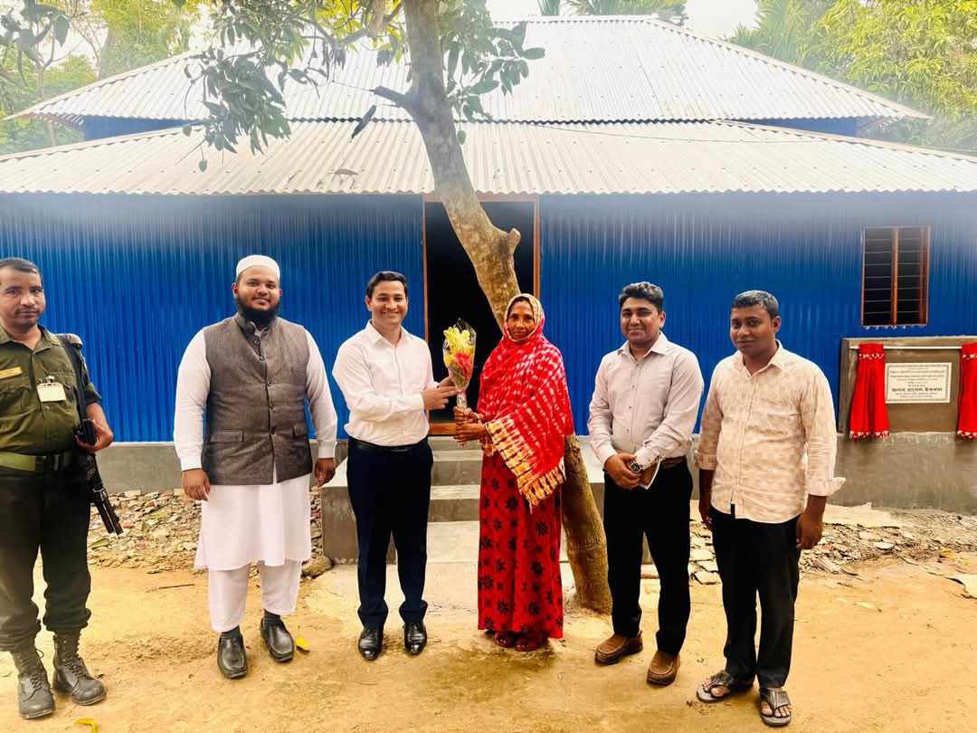 আলফাডাঙ্গার উপজেলা নির্বাহী অফিসারের উদ্যোগে আগুনে পুড়ে যাওয়া , বিধবা শাহিনুর পেল “জোনাকি” নামক এক স্বপ্নের ঘর