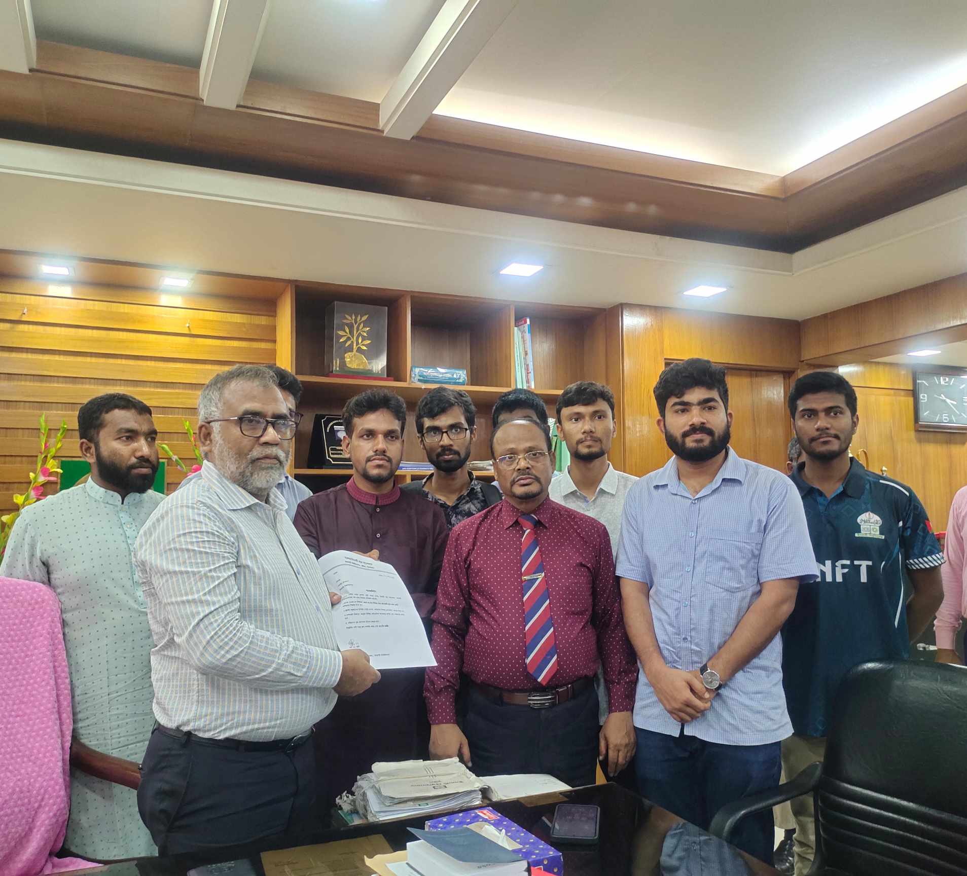 চার দফা দাবিতে ভিসি বরাবর ইবি বৈবিছাআ’র স্মারকলিপি