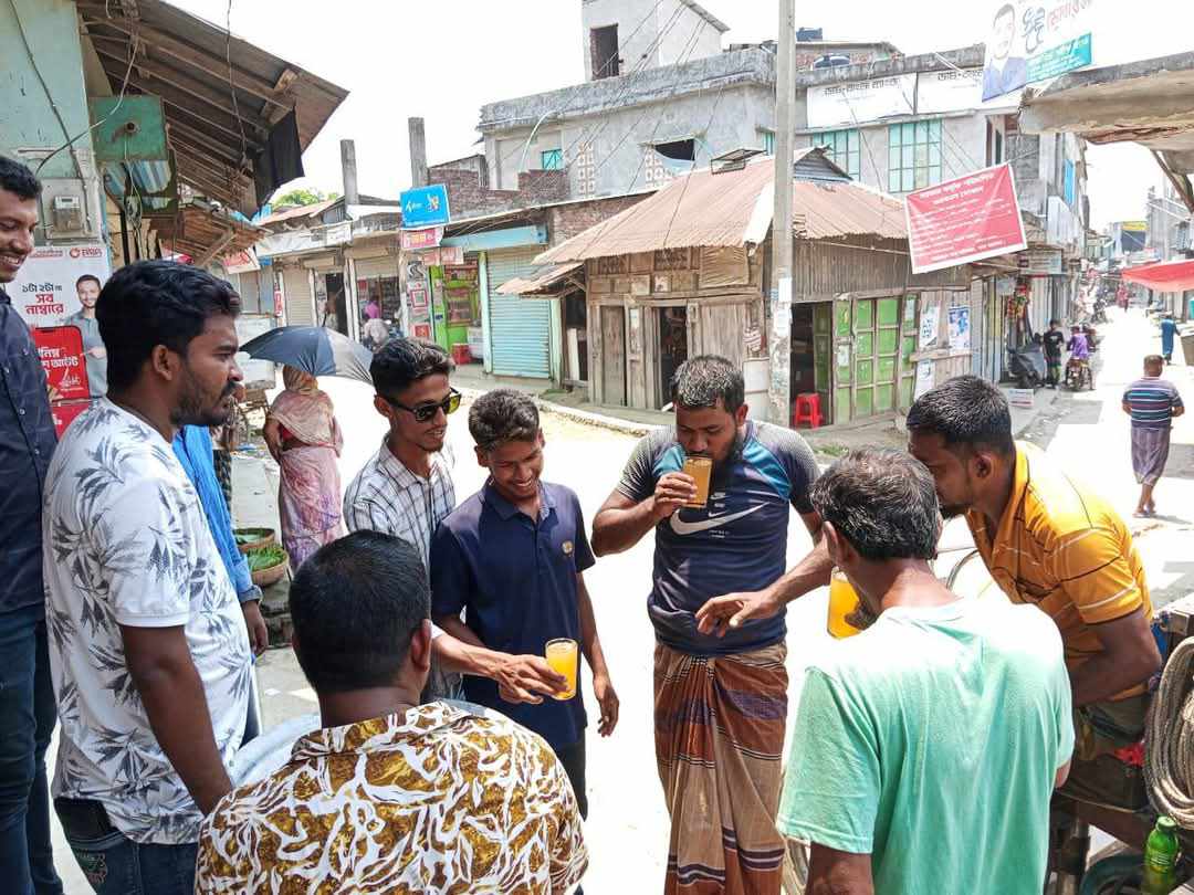 তাপদাহে রাঙ্গাবালীতে ছাত্রদলের ফ্রি শরবত বিতরণ