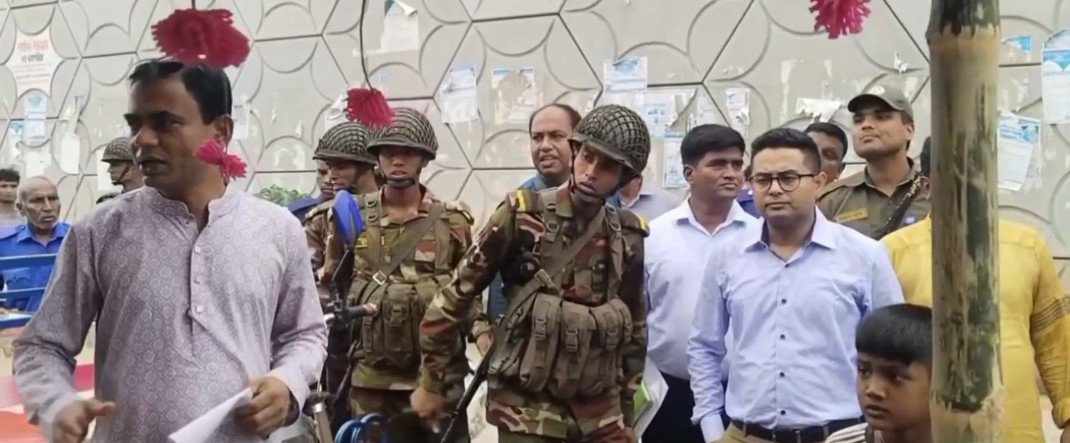 গাইবান্ধার ধাপেরহাটে মহাসড়কে উচ্ছেদ অভিযান চালালো প্রশাসন