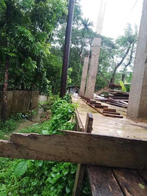 আদালতের নিষেধাঙ্গা উপেক্ষা করে নির্মাণ কাজ শুরুর প্রস্তুতি,  রক্তক্ষয়ী সংঘর্ষের আশংকা