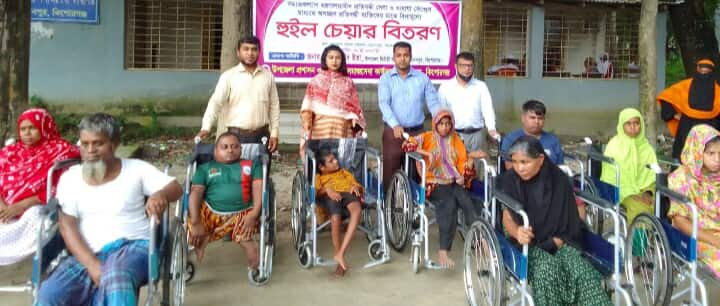 হোসেনপুরে ১৫ জন প্রতিবন্ধীকে হুইল চেয়ার দেয়া হয়েছে
