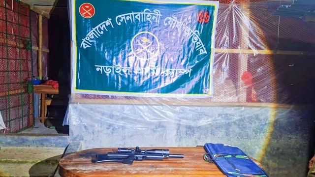 নড়াইলে সেনাবাহিনীর অভিযানে  শিক্ষার্থীর ঘর থেকে স্নাইপার রাইফেল উদ্ধার