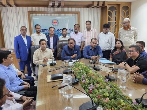 দীর্ঘদিনের অস্থায়ী ২৯৫ জনকে যাচাই করে স্থায়ী করলেন মেয়র শাহাদাত