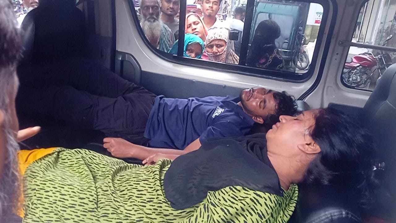 কুলিয়ারচরে আইএফআইসি ব্যাংকের ৬ স্টাফ রহস্যজনক ভাবে জ্ঞানহারা অবস্থায় হাসপাতালে