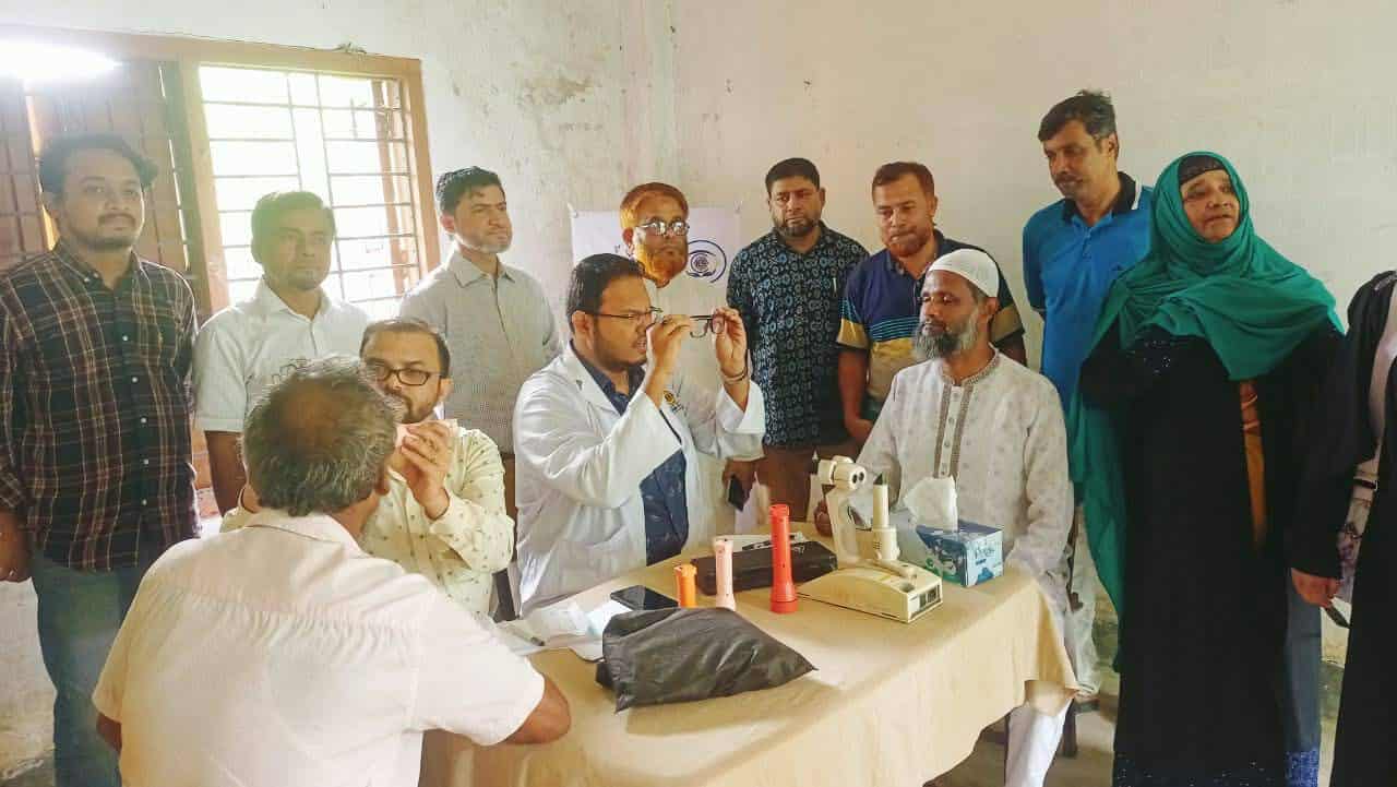 সাতকানিয়ায় ঢেমশা আইডিএফ এর উদ্যোগে ফ্রী চক্ষু ও স্বাস্থ্যসেবা ক্যাম্পম অনুষ্ঠিত