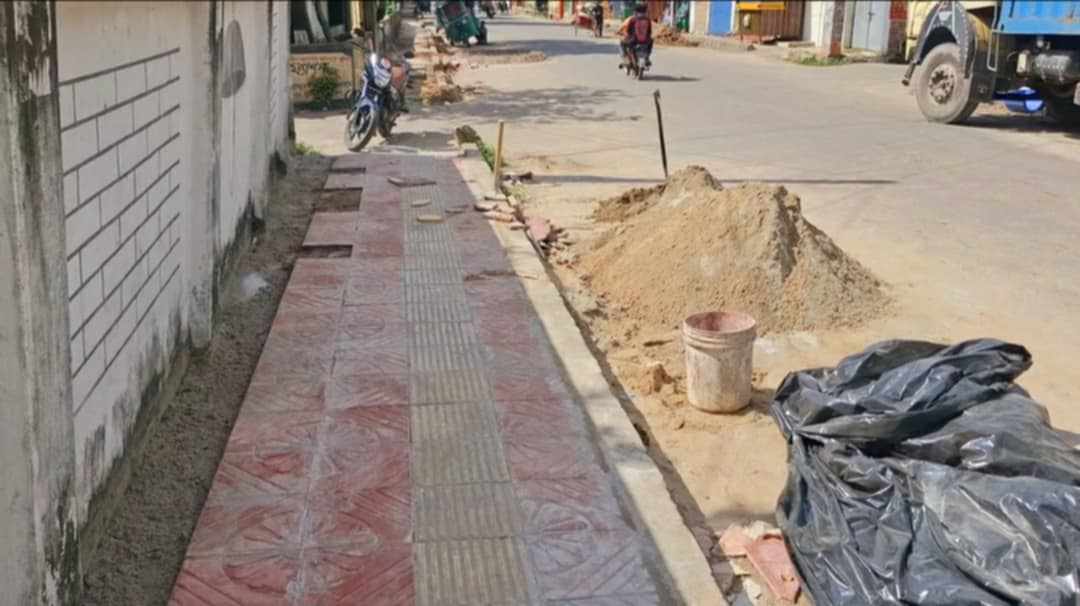 ফুটপাতের অনিয়ম তুলে ধরতে গিয়ে সাংবাদিক লাঞ্ছিত