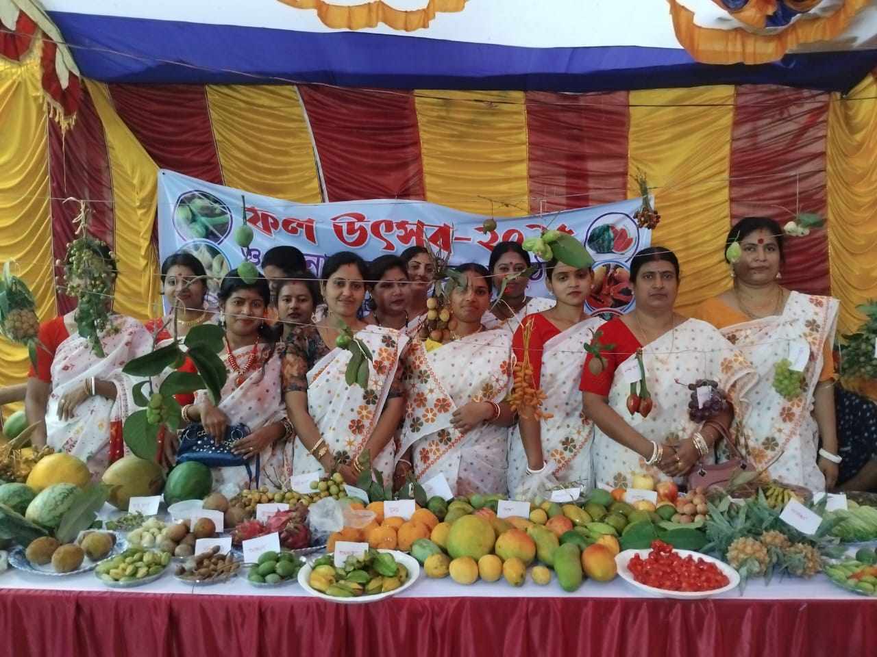 ফল উৎসবে মুখরিত মনিরামপুরঃ সংসপ্তক- কালান্তরের ব্যতিক্রমী উদ্যোগ