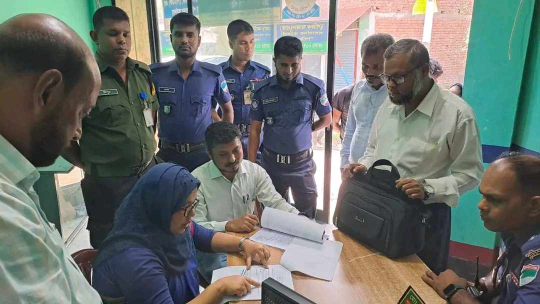 কেশবপুরে মোবাইল কোর্ট পরিচালনা করে প্যারামেডিকেল এন্ড টেকনোলজি ফাউন্ডেশন কে জরিমানা