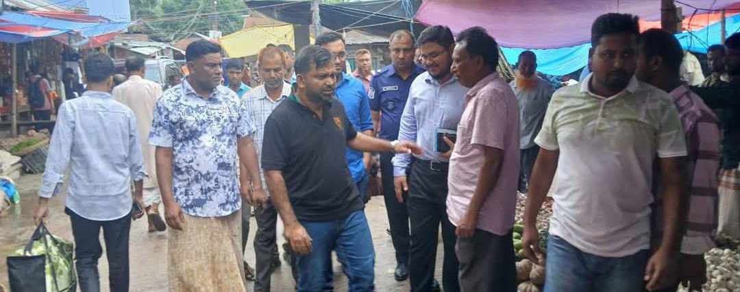 বানিজ্য উপদেষ্টার আগমন উপলক্ষে পলাশবাড়ীতে প্রস্তুতি পরিদর্শনে জেলা প্রশাসক