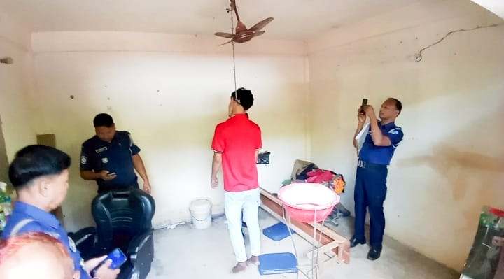 রাঙ্গুনিয়ায় নিজ সেলুন থেকে নরসুন্দরের ঝুলন্ত লাশ উদ্ধার