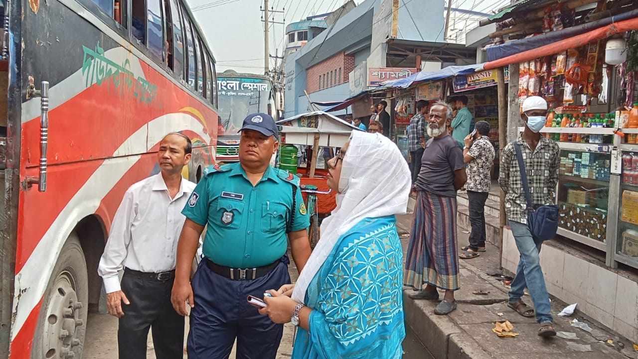 চট্টগ্রামে অতিরিক্ত বাস ভাড়া আদায় প্রতিরোধ ও সড়ক পরিবহন আইন,২০১৮ প্রয়োগে মোবাইল কোর্ট পরিচালনা