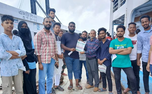 প্লাস্টিক বর্জ্য নদীতে না ফেলার আহবান জানিয়ে ভোলায় জনসচেতনতামূলক কর্মসূচি।।