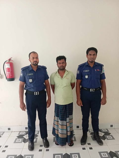 নড়াইলের লোহাগড়ায় নাশকতা মামলায় যুবলীগ নেতা উকিল মোল্লা গ্রেপ্তার