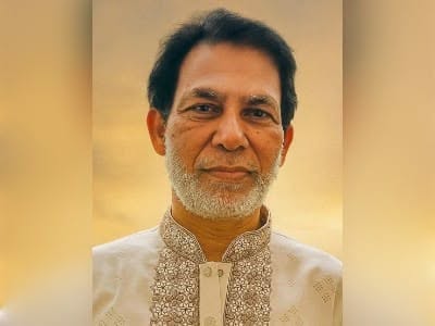 প্রিয় শিক্ষকের বিদায়ে কেঁদে উঠলো বিদ্যালয়ের শিক্ষার্থীরা,স্মৃতিময় ৩৫ বছরের ইতি টানলেন আনোয়ার স্যার
