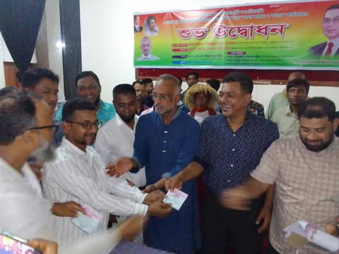 হোসেনপুরে পৌর বিএনপির সদস্য নবায়ন উদ্বোধন।