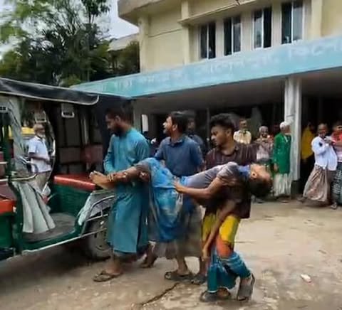 কিশোরগঞ্জ-ভালুকা মহাসড়কে মাছবাহী ট্রাক-অটো মুখোমুখি সংর্ঘষে নিহত ২ আহত ৩