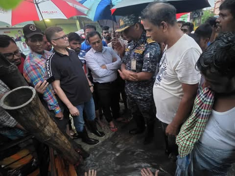 চট্টগ্রামে নালায় পড়ে শিশুর মৃত্যু: – ঘটনাস্থল পরিদর্শনে চসিকের ঊর্ধ্বতন কর্মকর্তারা