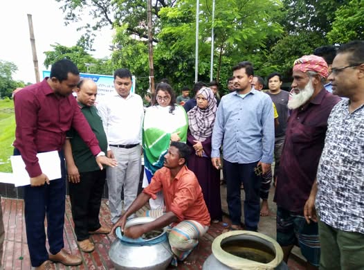 কুড়িগ্রামে  মাছের উৎপাদন বৃদ্ধির লক্ষ্যে মৎস্য চাষিদের মাঝে মাছের পোনা বিতরণ