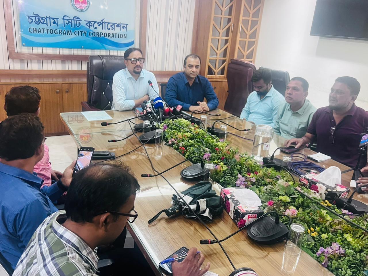 কানাডা সফর শেষে সাংবাদিকদের সাথে চসিক মেয়র ডা. শাহাদাতের মতবিনিময়