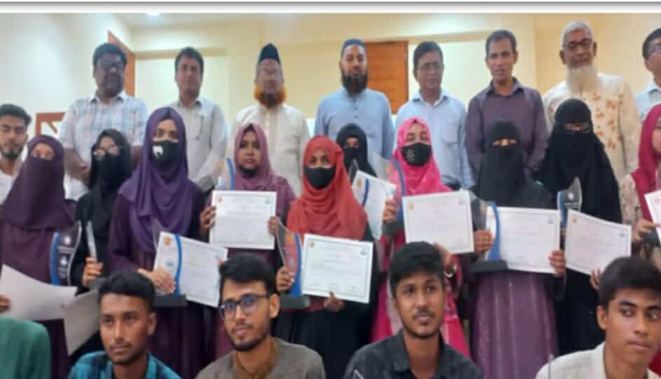 ঝিনাইদহের কোটচাঁদপুর সংবর্ধনা ও পুরস্কার পেলেন ১৩ প্রতিষ্ঠানের ৩৯ জন কৃতি শিক্ষার্থী