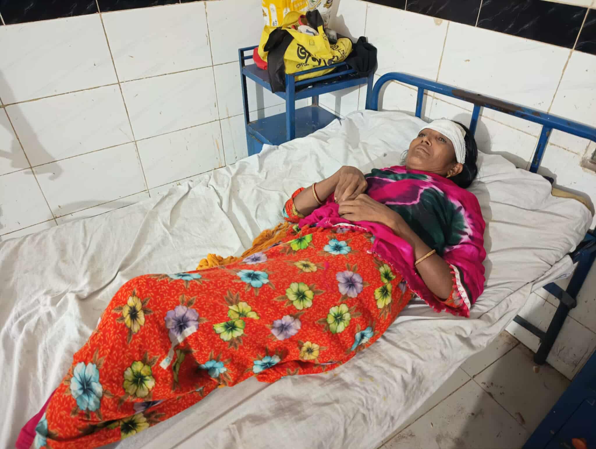 লালমনিরহাটে বিধবা নারীকে কোদাল দিয়ে কুপিয়ে জমি দখলের চেষ্টার অভিযোগ