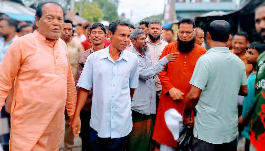 গাইবান্ধার লক্ষ্মীপুরে বিএনপি’র ৩১ দফা লিফলেট বিতরণ