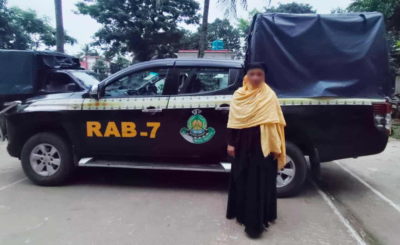 চট্টগ্রাম জেলার আনোয়ারার রায়পুর এলাকা হতে ৩ কোটি টাকা মূল্যের ০১ লাখ পিস ইয়াবা উদ্ধারসহ একজন নারী মাদক ব্যবসায়ী’কে আটক