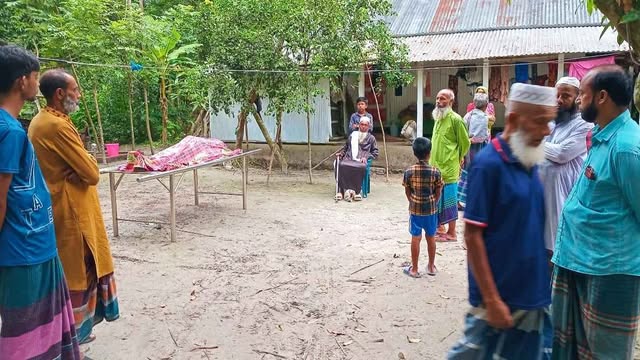 নড়াইলের গোয়ালবাথান গ্রামে সাপের কামড়ে  ইজিবাইক চালকের মৃত্যু