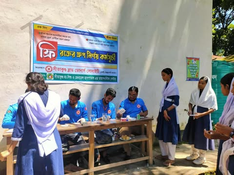 সীতাকুণ্ড ব্লাড ডোনার্স সোসাইটির উদ্যেগে রক্তের গ্রুপ নির্নয় কর্মসূচি সম্পন্ন।