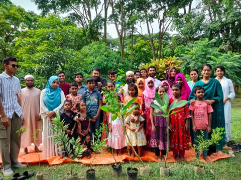 শিশুদের অংশগ্রহণে ইবি সিআরসি’র বৃক্ষরোপণ কর্মসূচি