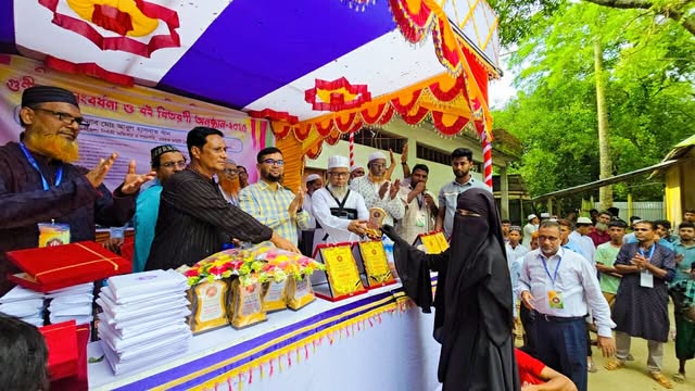 দেবিদ্বারে ভৈষেরকুট মানবকল্যাণ সংগঠনের উদ্যোগে “গুণীজন সংবর্ধনা ও বই বিতরণ….