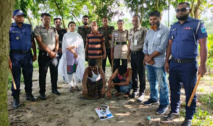 হোসেনপুরে ৩ মাদক ব্যাবসায়ী আটক