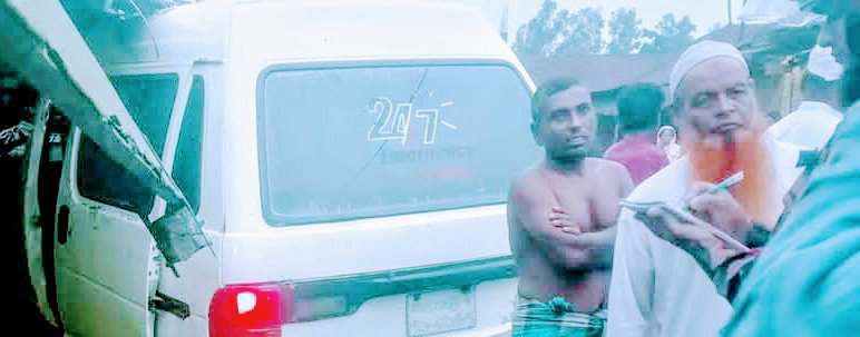 নিয়ন্ত্রণ হারিয়ে দোকানে ঢুকল অ্যাম্বুলেন্স, প্রাণ গেল দোকান মালিকের