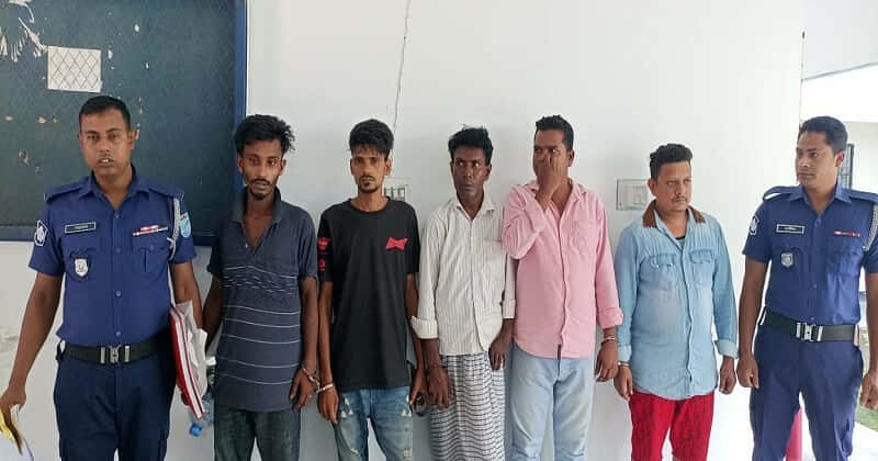 সদরপুরে মাদক ব্যবসায়ী ইমরান খান শাওন কে ২০ পিচ ইয়াবাসহ গ্রেপ্তার করেছে পুলিশ,তিন সহযোগি আটক