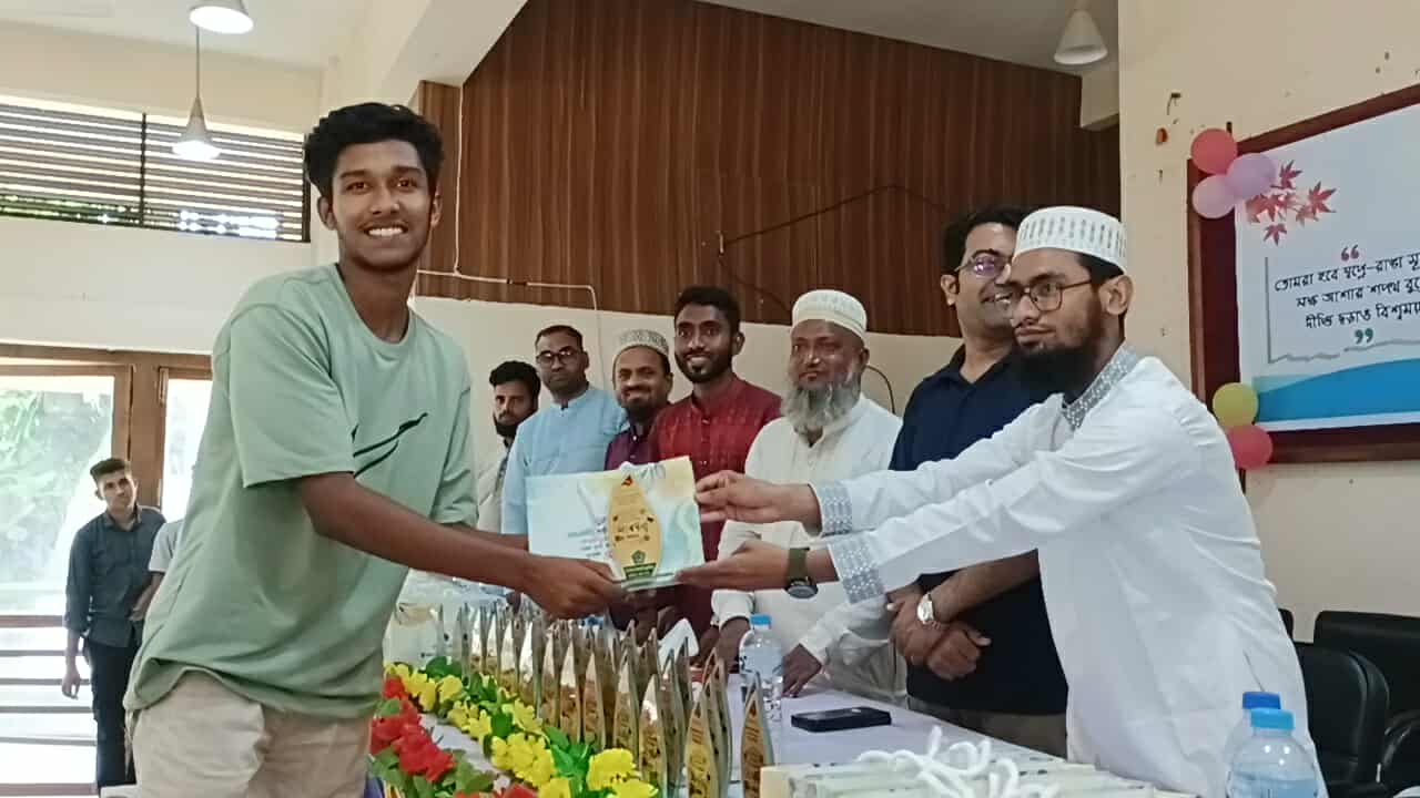 ভূরুঙ্গামারীতে কৃতি শিক্ষার্থী সংবর্ধনা দিল ছাত্র শিবির 