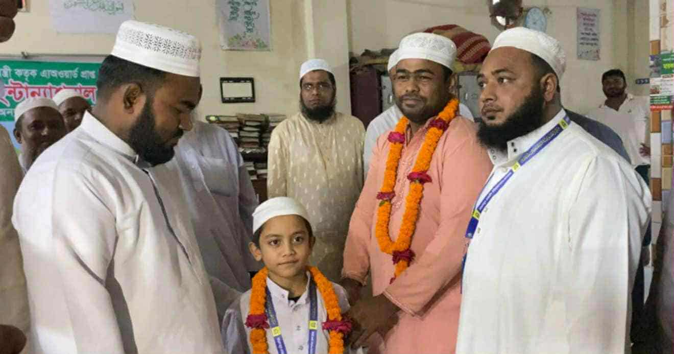 ৮৮ দিনে কোরআনের হাফেজ নবীনগরের ফাহিম মৃধাকে সংবর্ধনা