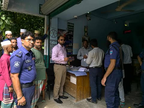 মনিরামপুরে  মোবাইল কোর্টের অভিযানে ব্যবসায়ীকে জরিমানা