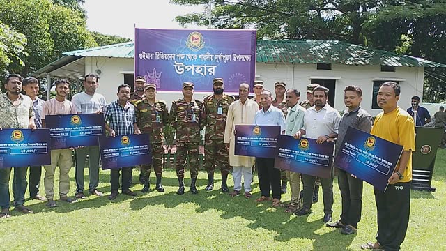 দূর্গাপূজা উপলক্ষে গুইমারাতে সেনাবাহিনীর আর্থিক অনুদান প্রদান