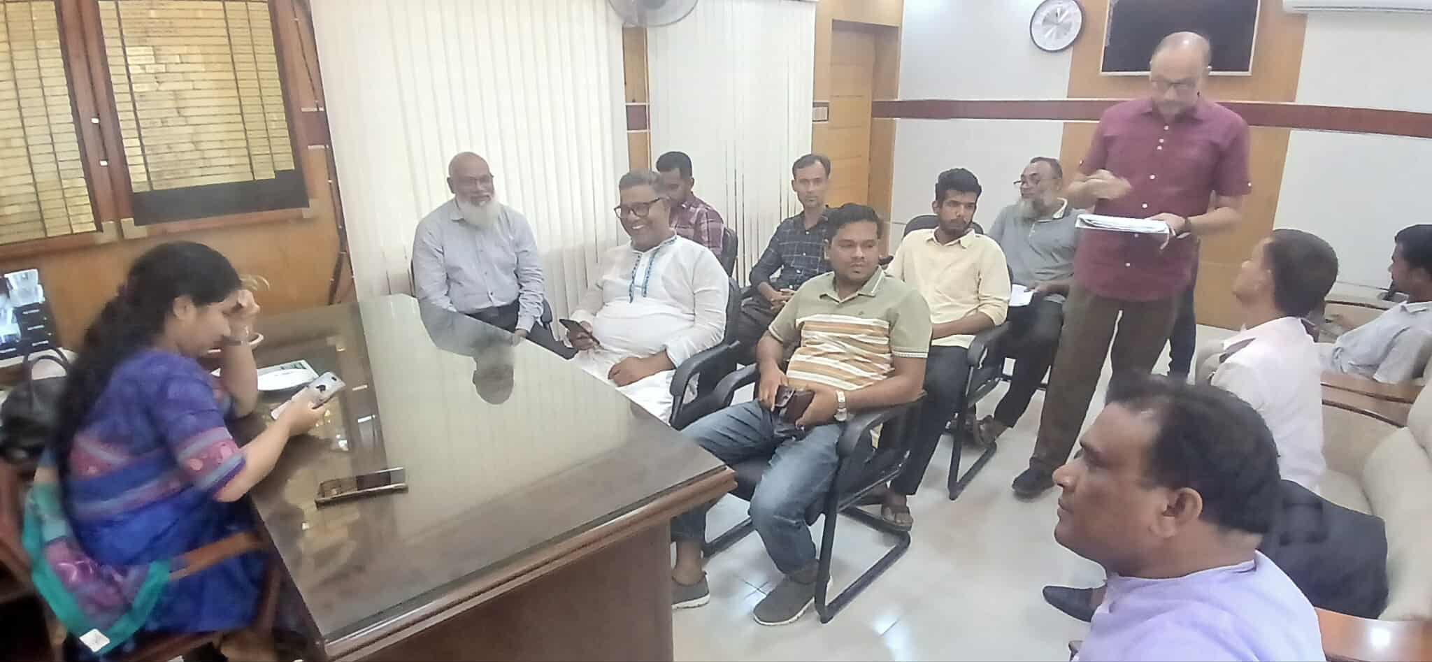চরভদ্রাসন উপজেলা নির্বাহী কার্যালয়ে হাজিগঞ্জের এসবিবির ইটও চরভদ্রাসনের সেড ঘর ওপেন নিলাম 