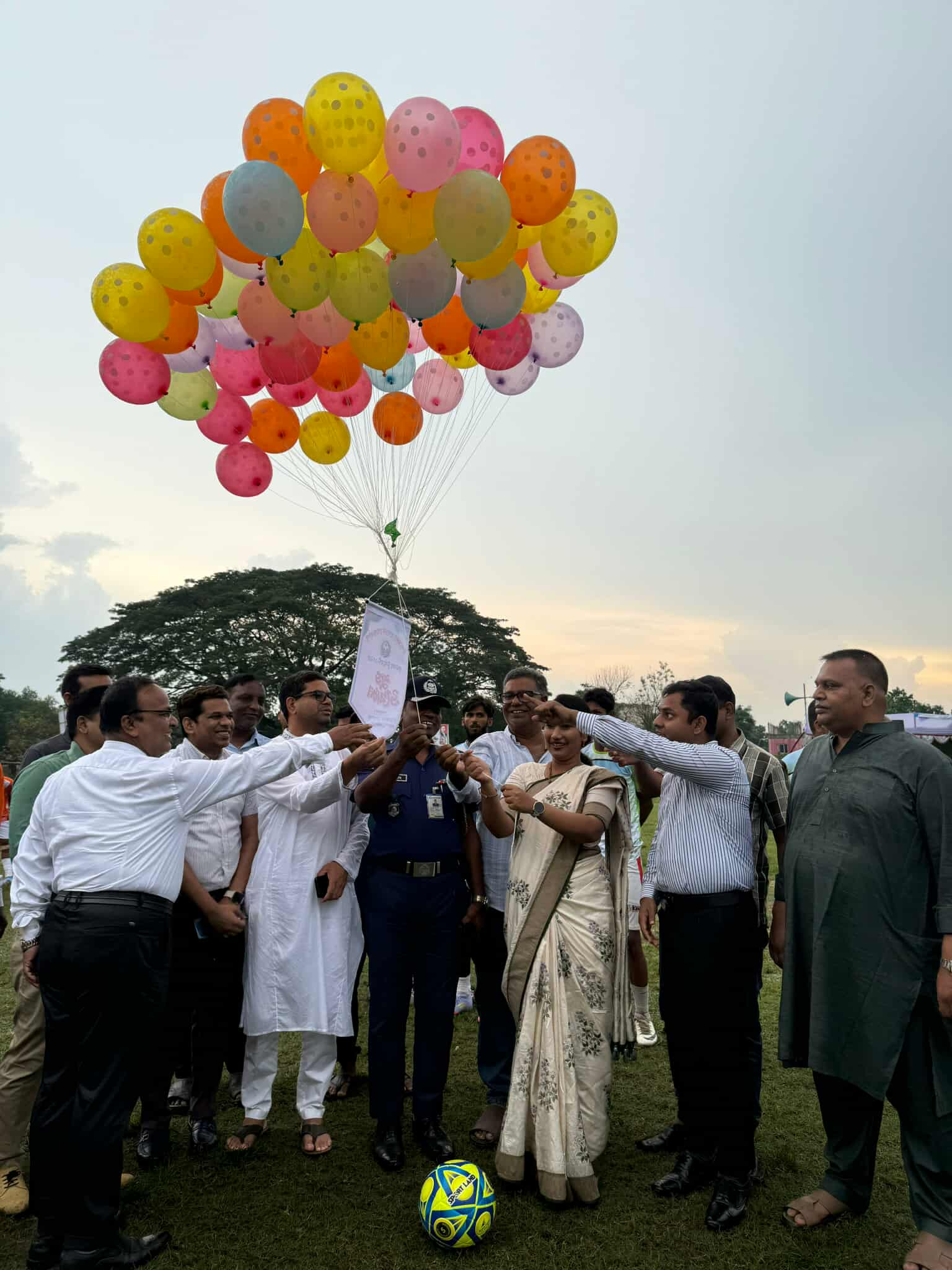 চরভদ্রাসন উপজেলা প্রশাসন গোলকাপ টুর্নামেন্ট উদ্বোধনী খেলা অনুষ্ঠিত 